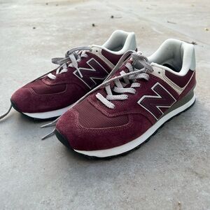 New Balance Unisex V2 Heritage Bright Sneakers